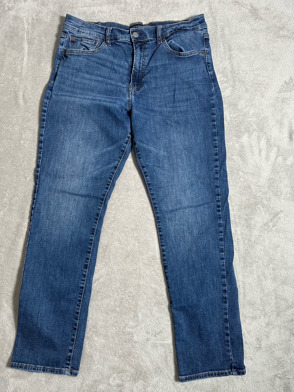 Lucky Brand 410 Athletic Straight Jeans 35x30.5  (36x32 tag)